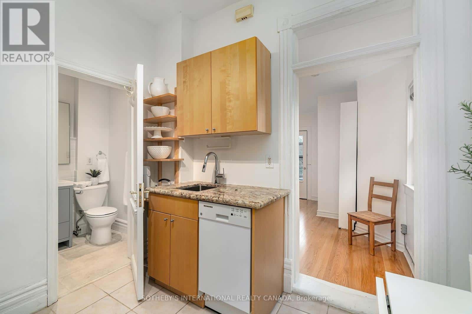 Toronto (University) — Toronto (University) - Photo 5 of 15