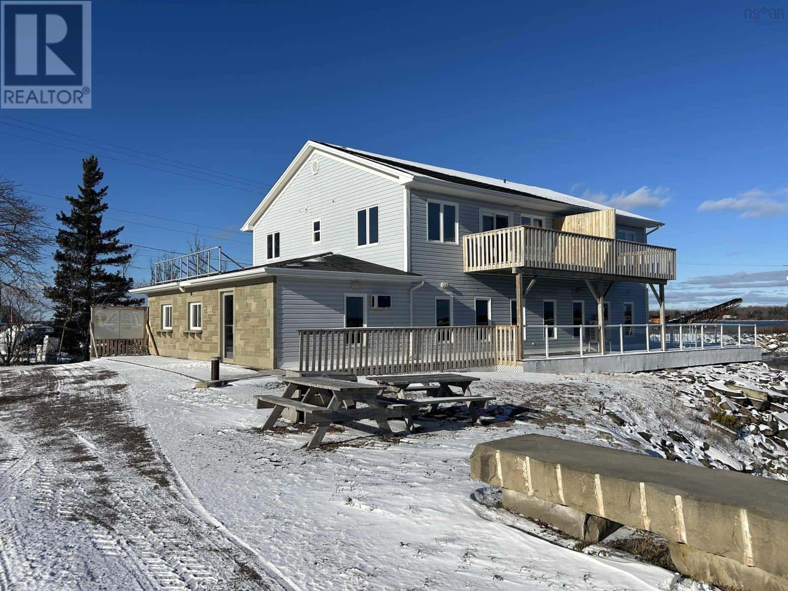 13953 Highway 6 — Wallace - Photo 4 of 50