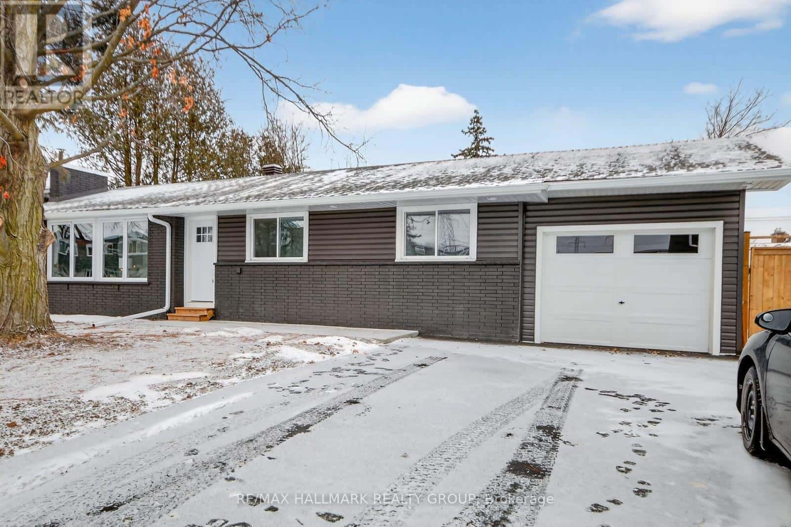 Ottawa — Ottawa - Photo 2 of 50