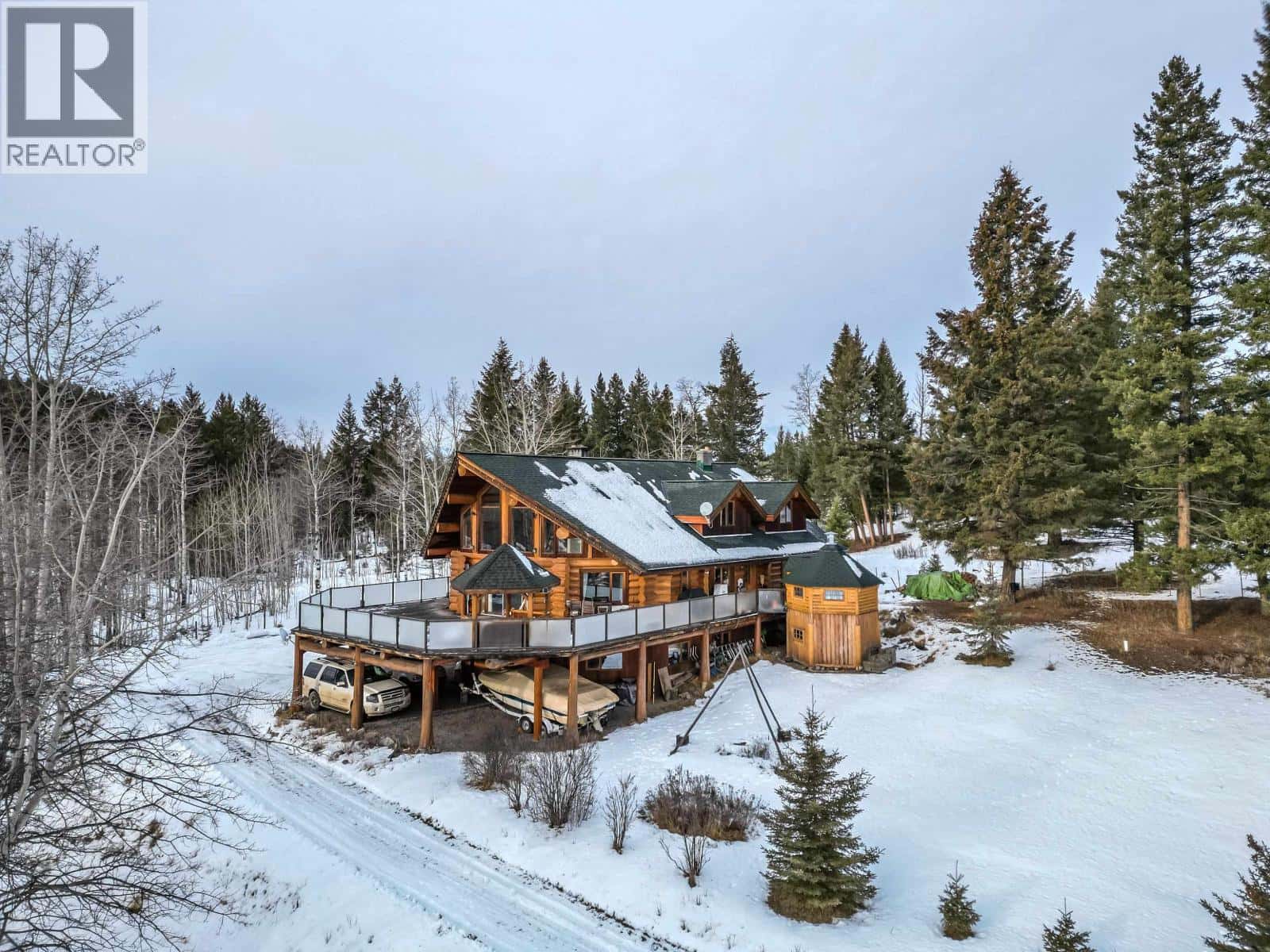 5565 BACKVALLEY ROAD — 100 Mile House, British Columbia - Photo 3 of 40