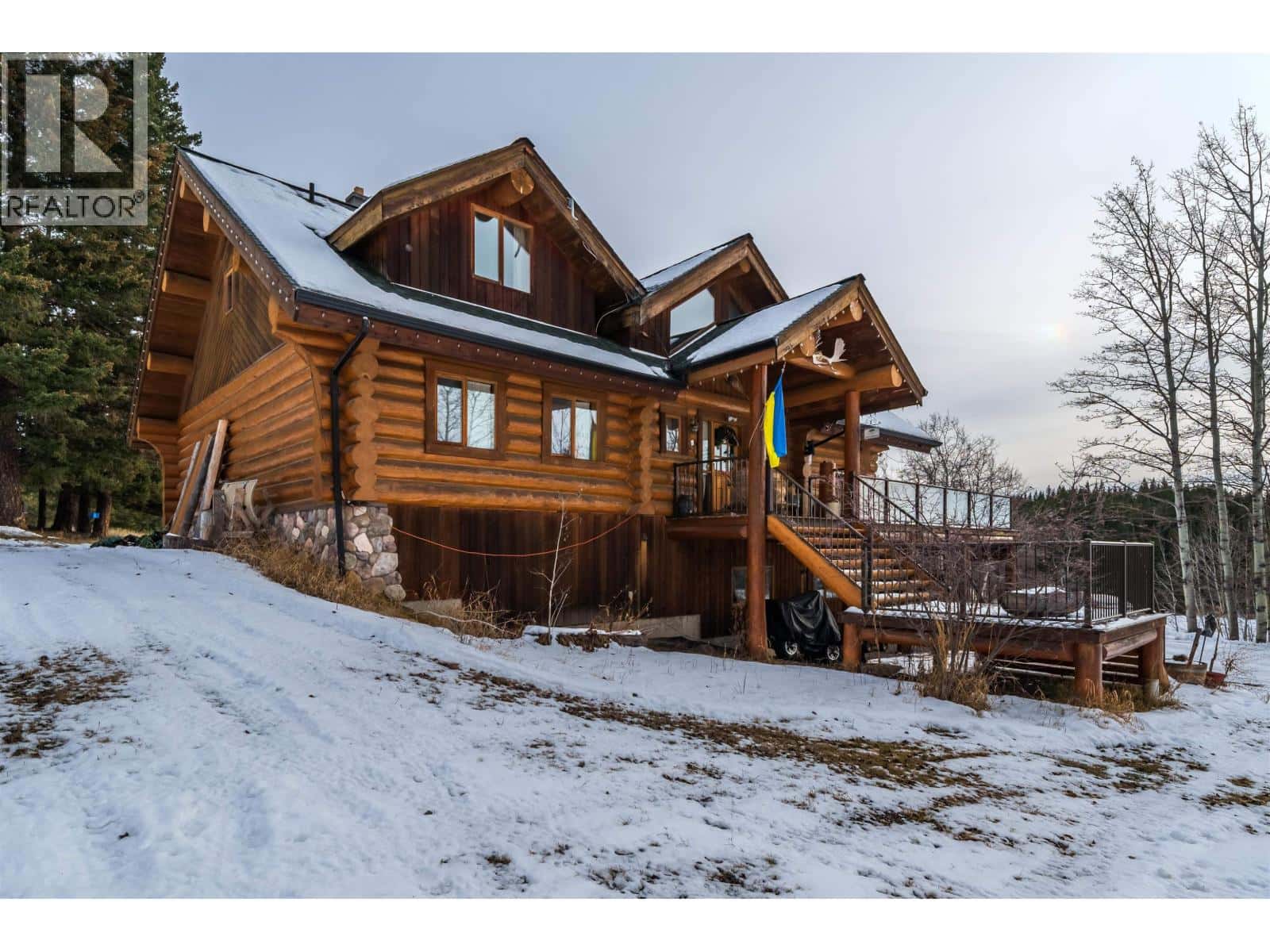 5565 BACKVALLEY ROAD — 100 Mile House, British Columbia - Photo 5 of 40