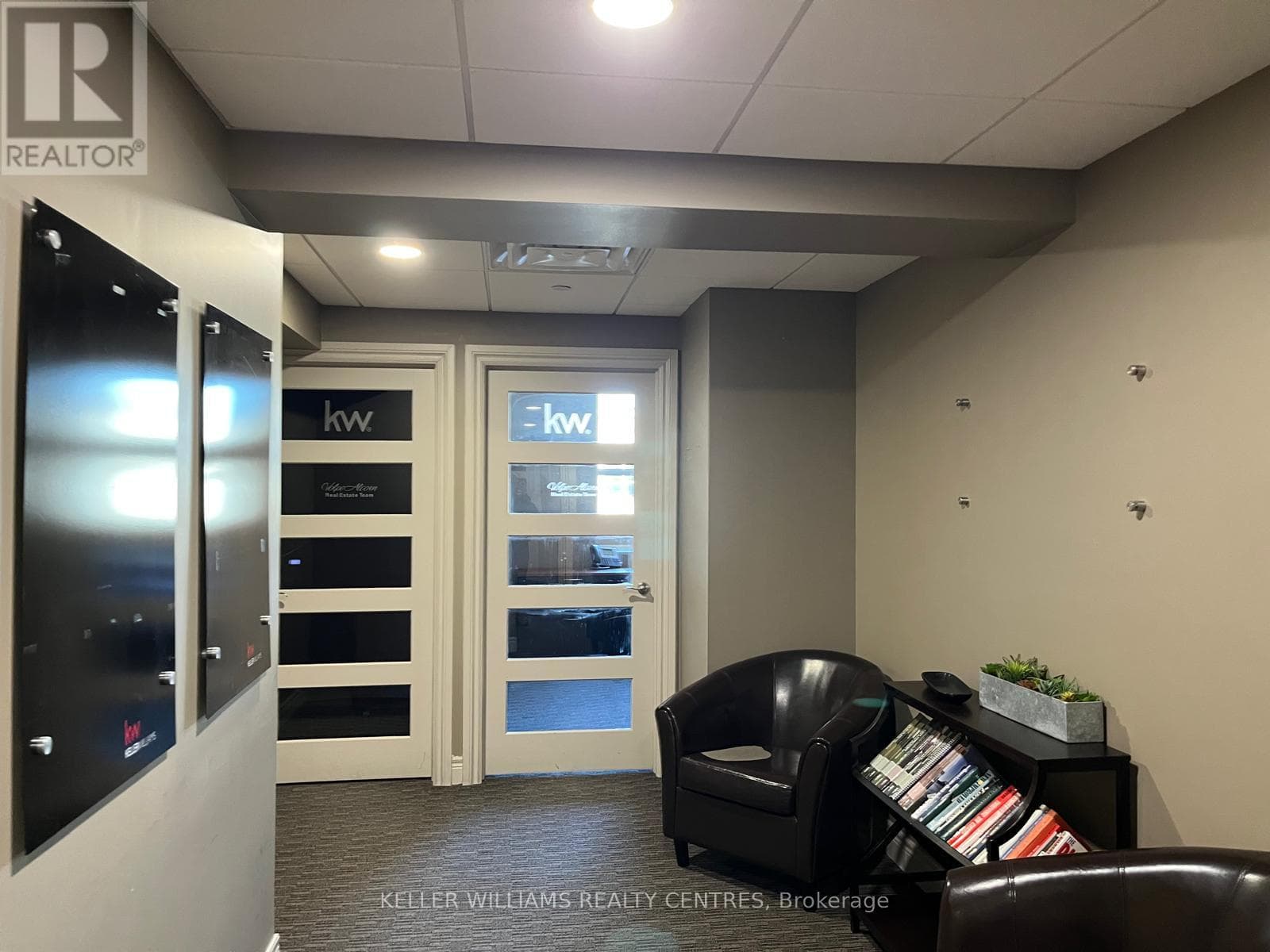 27-2A - 16945 LESLIE STREET — Newmarket (Newmarket Industrial Park) - Main photo