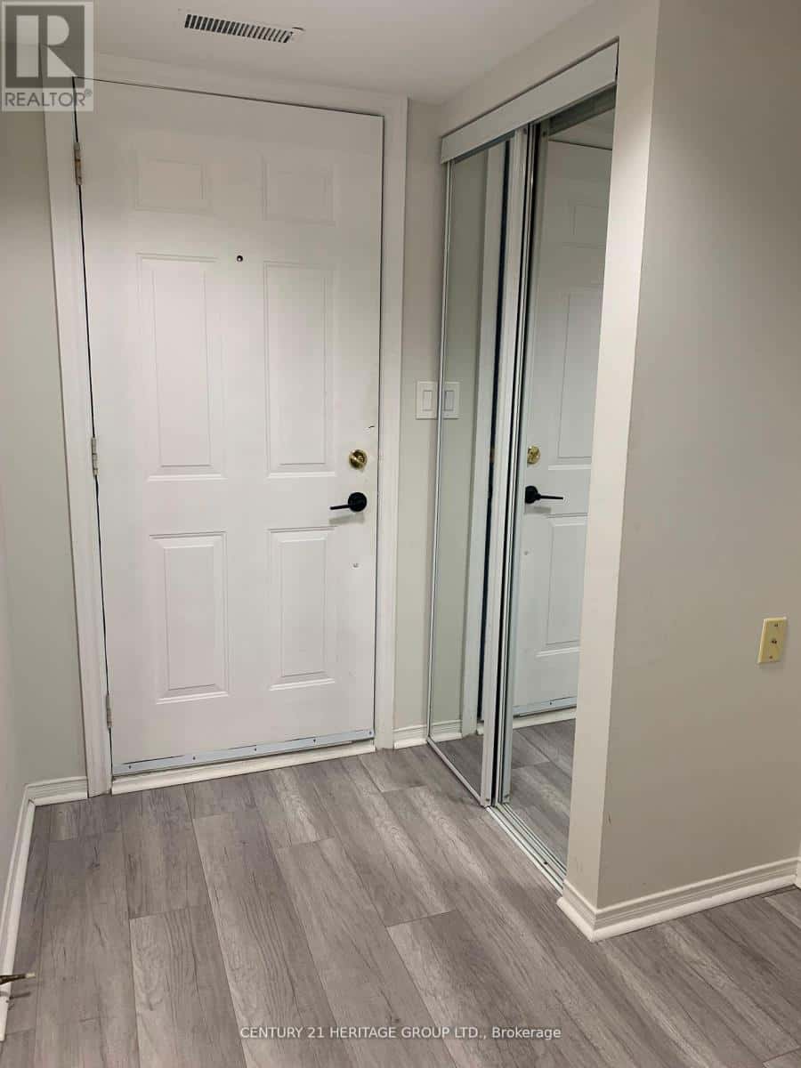 Richmond Hill (Observatory) — Richmond Hill (Observatory) - Photo 5 of 17