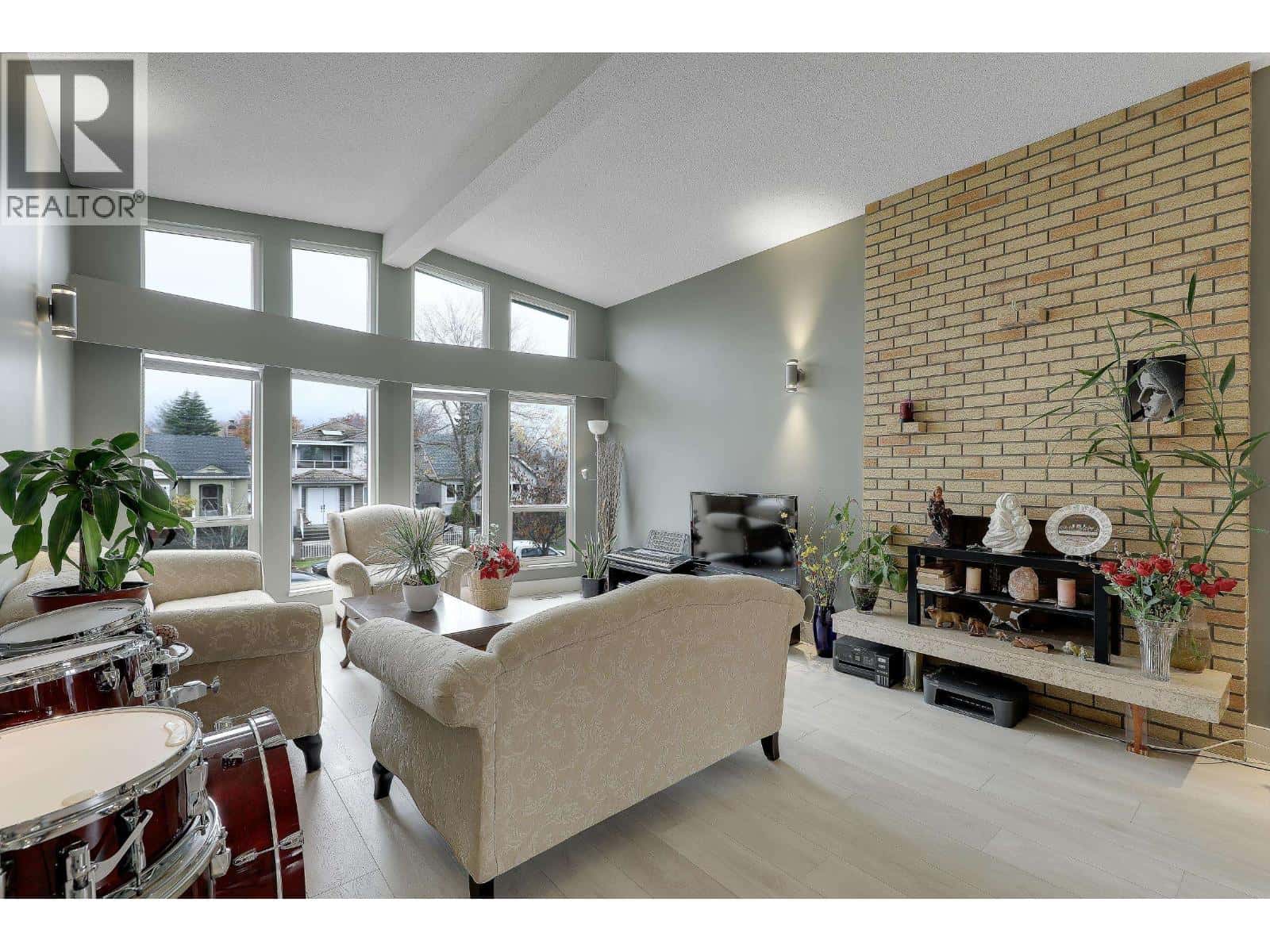 2624 KITCHENER STREET — Vancouver - Photo 5 of 39