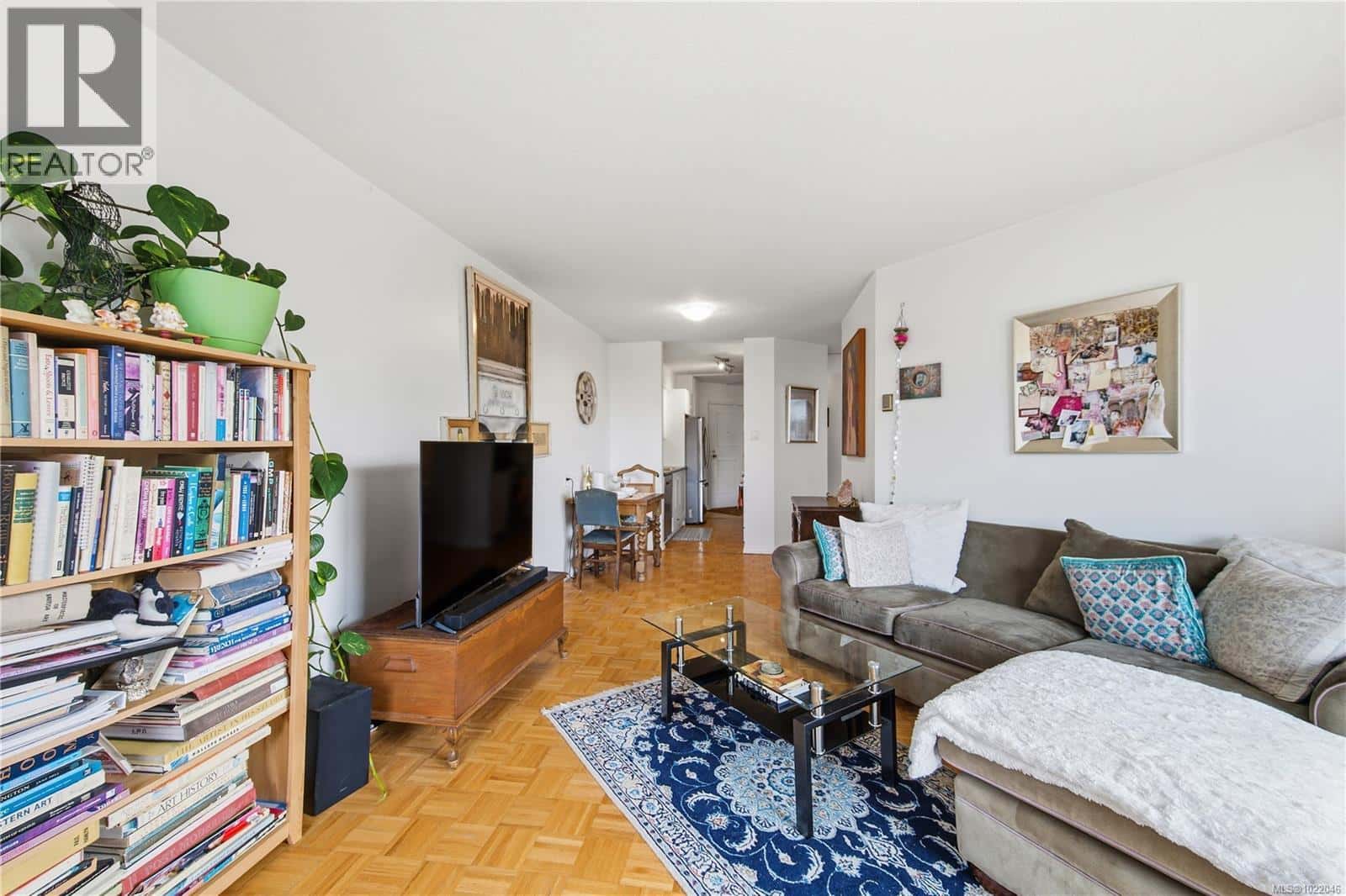 401 620 Toronto St — Victoria, British Columbia - Photo 2 of 24