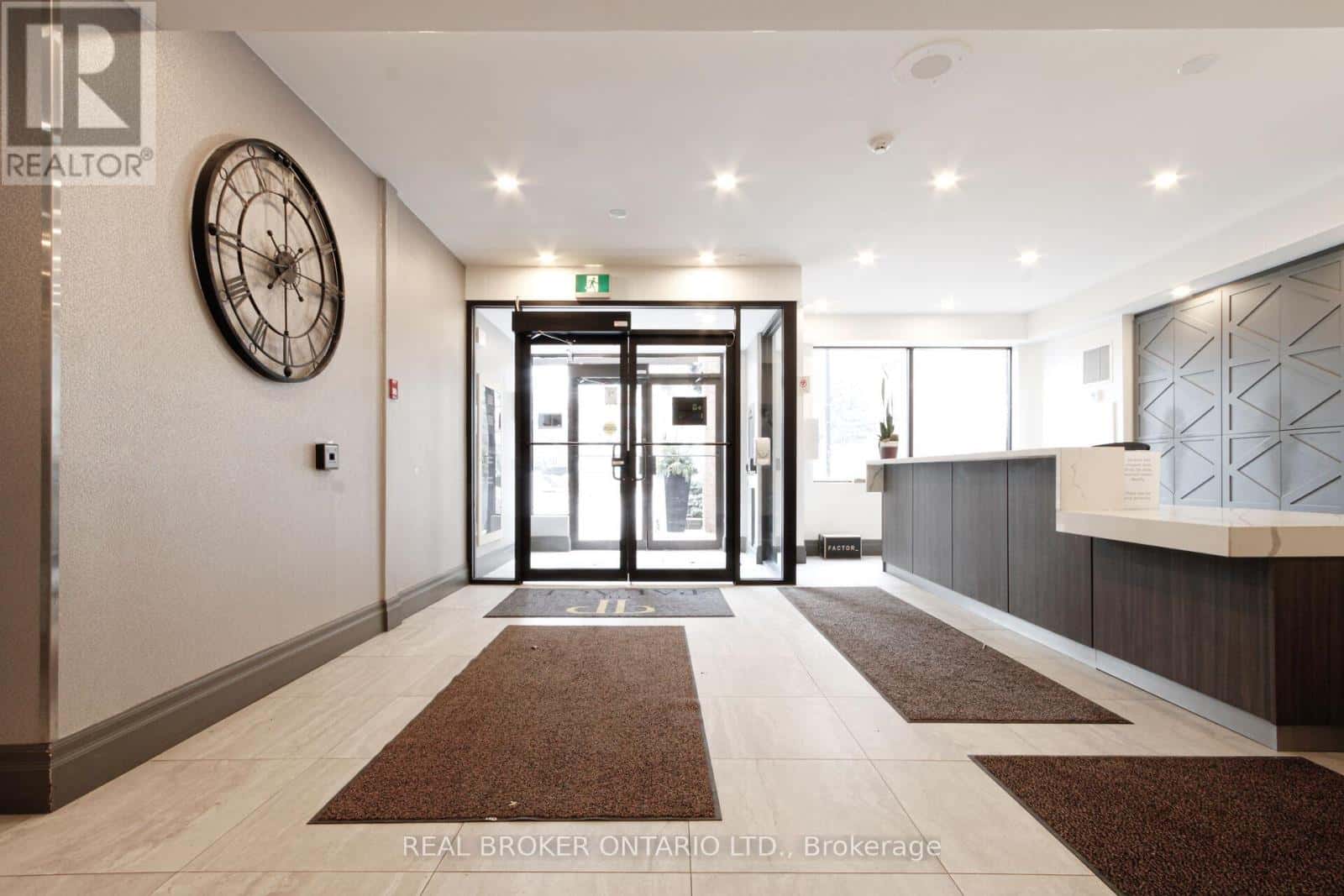 Burlington (Brant) — Burlington (Brant) - Photo 4 of 32