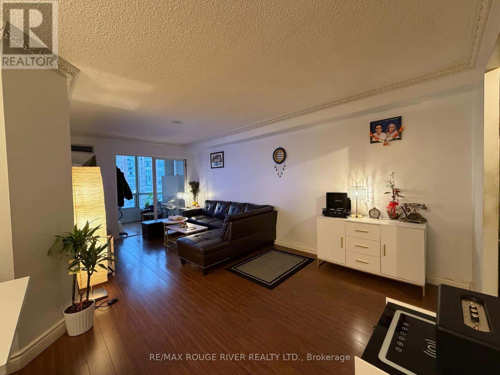 Mississauga (Cooksville) — Mississauga (Cooksville) - Photo 2 of 5