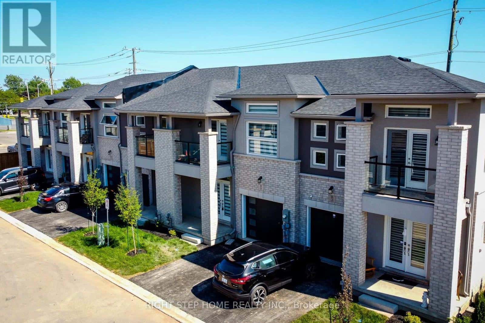 9 MANN TRAIL — Welland (N. Welland) - Photo 2 of 44