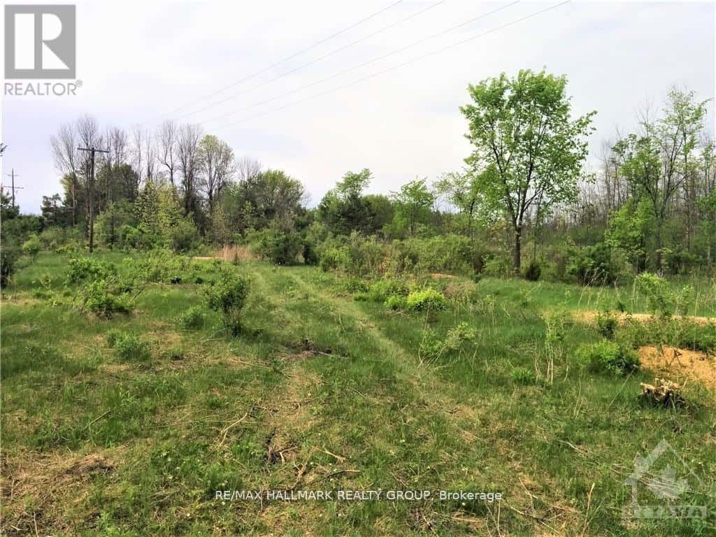 49 RIDEAU AVENUE N — Montague - Photo 2 of 5