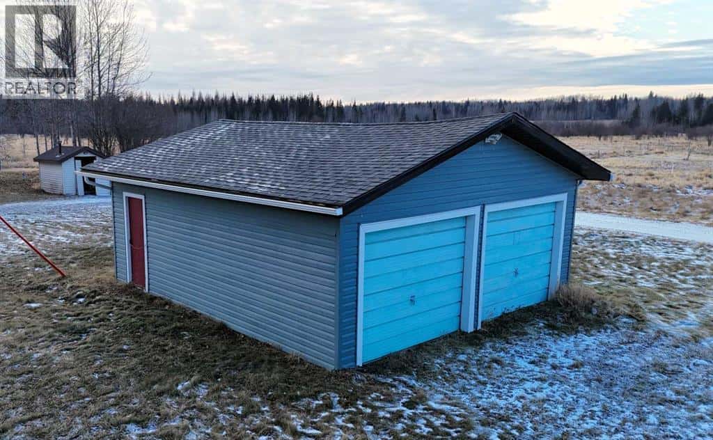 54032 Highway 748N — Rural Yellowhead County, Alberta - Photo 4 of 49