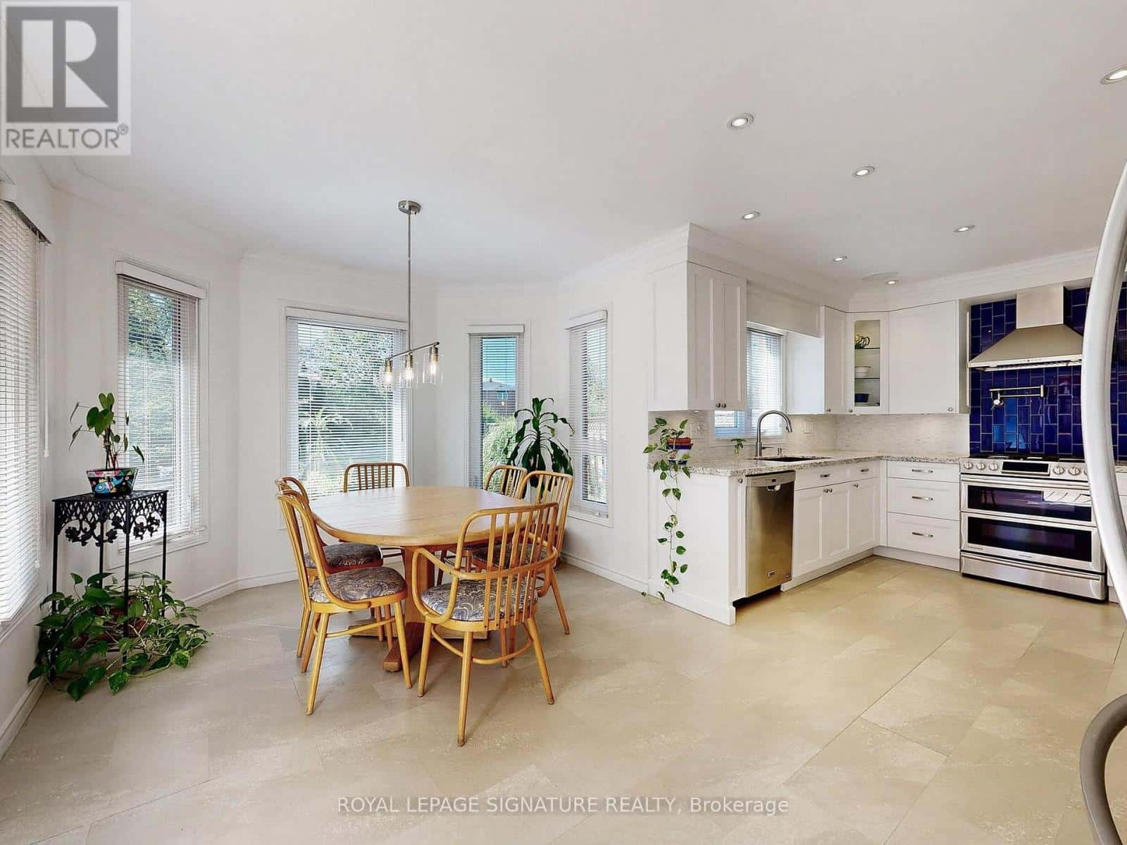 Vaughan (Brownridge) — Vaughan (Brownridge) - Photo 5 of 21