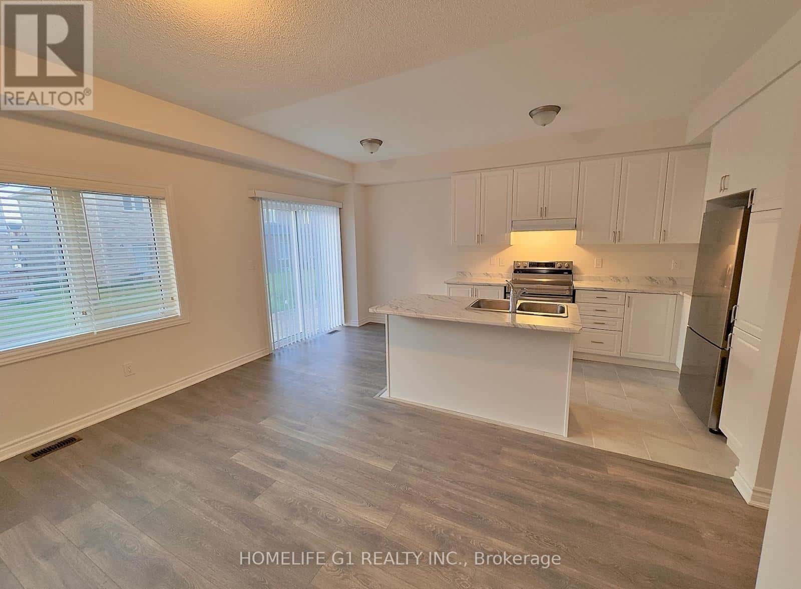 51 SAPPHIRE WAY — Thorold (Rolling Meadows) - Photo 2 of 8