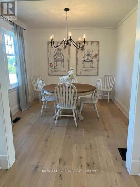 5706 KING STREET — Lincoln (Beamsville), Ontario - Photo 4 of 15