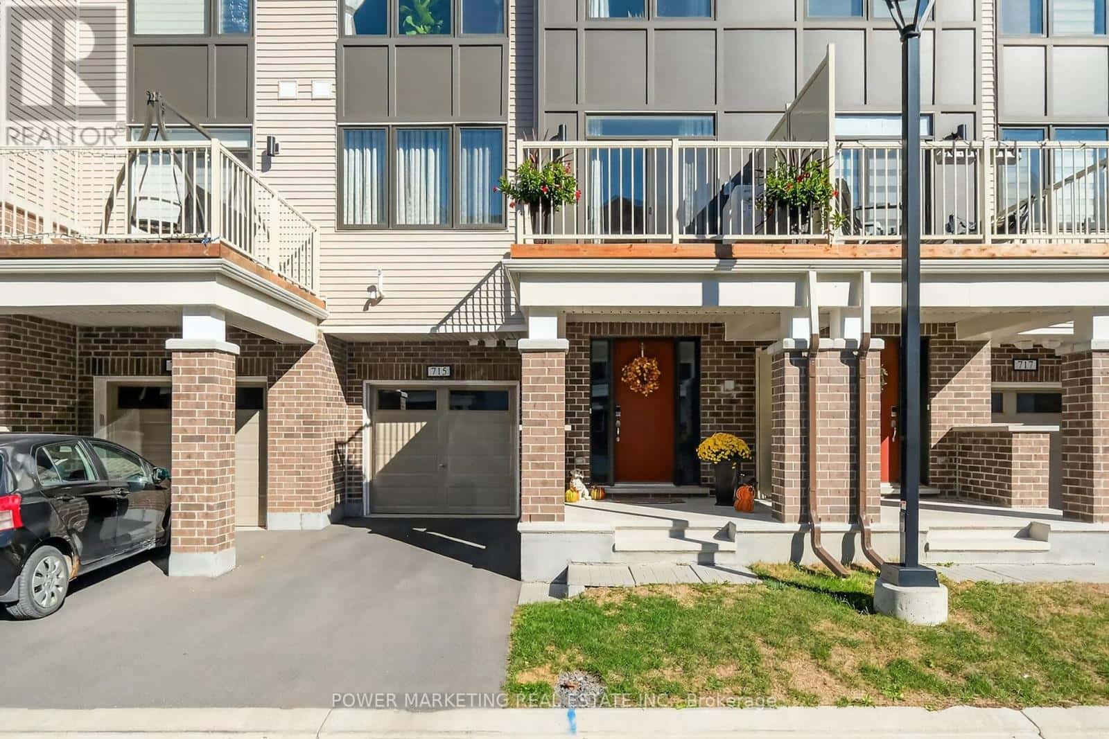 715 HYDRUS PRIVATE — Ottawa - Photo 3 of 50