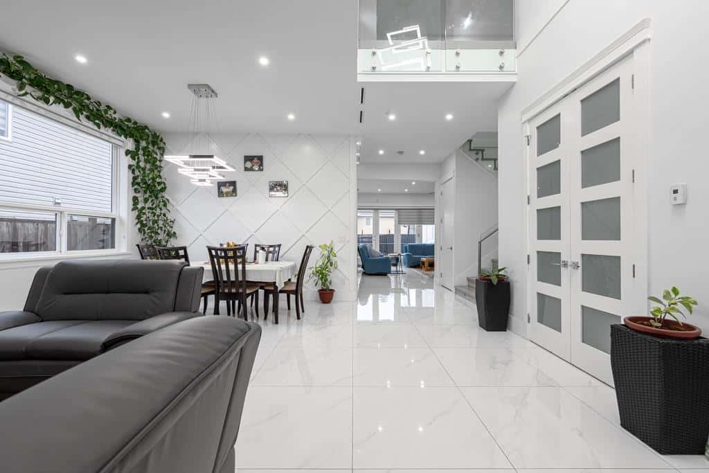 Surrey — Surrey - Photo 2 of 30