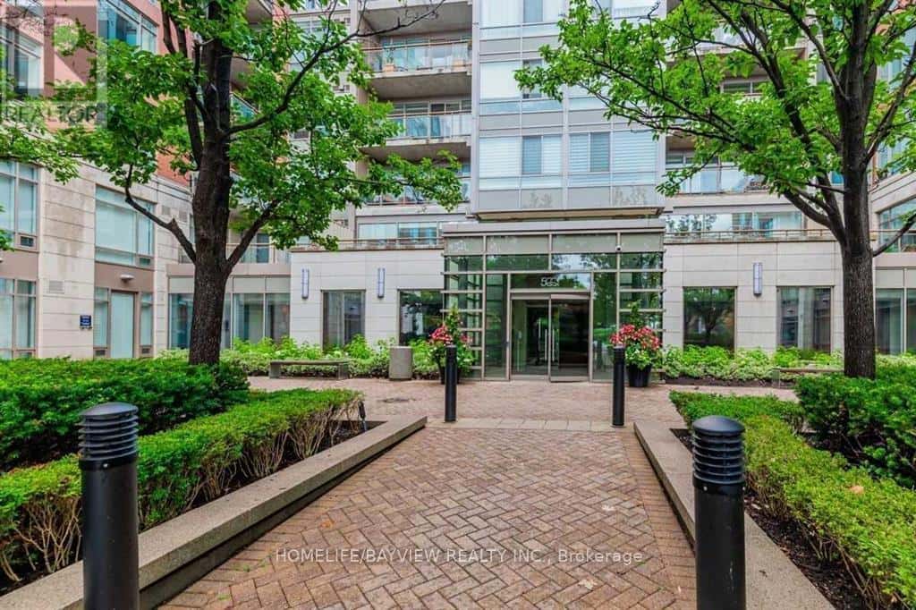 Toronto (Waterfront Communities) — Toronto (Waterfront Communities) - Photo 3 of 26