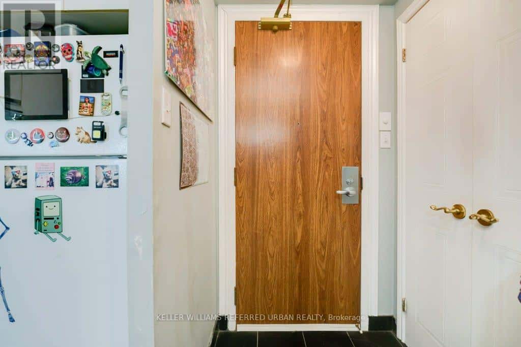 1004 - 105 VICTORIA STREET — Toronto (Church-Yonge Corridor) - Photo 3 of 39