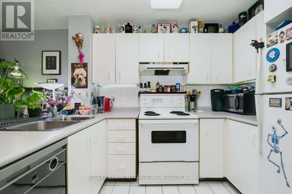 1004 - 105 VICTORIA STREET — Toronto (Church-Yonge Corridor) - Photo 5 of 39