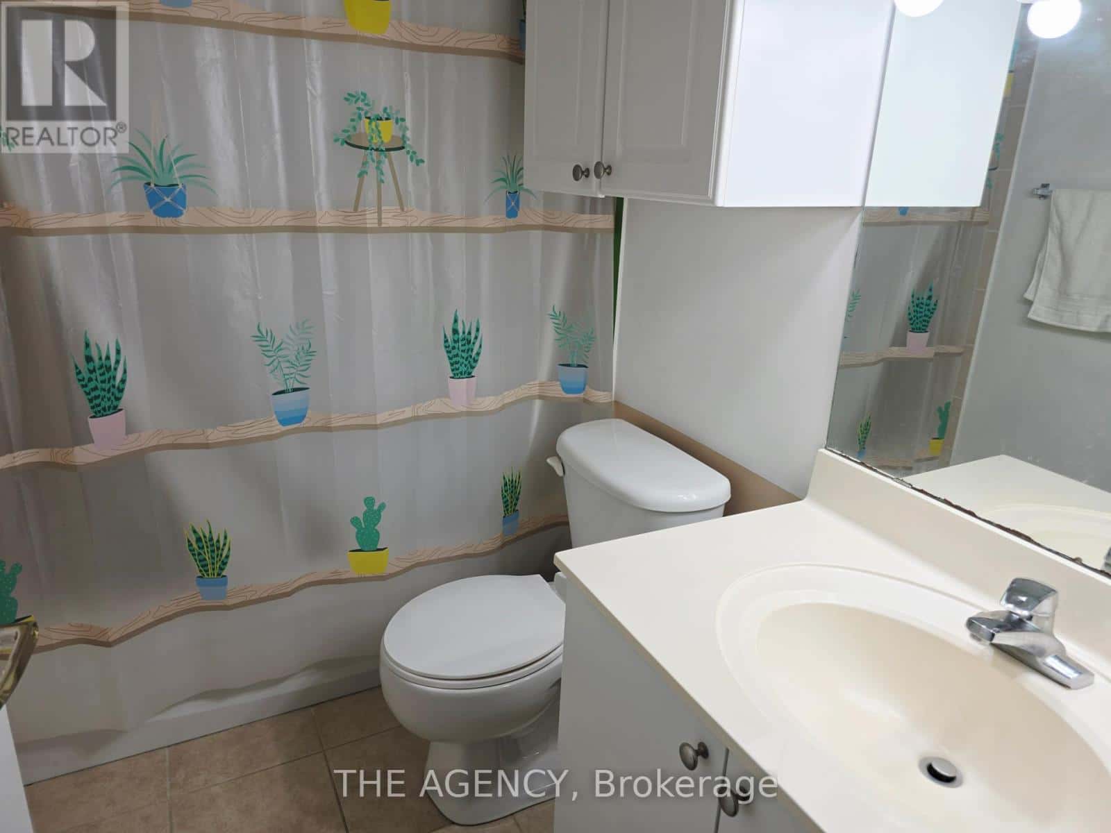 207 - 5940 YONGE STREET — Toronto (Newtonbrook West), Ontario - Photo 5 of 8