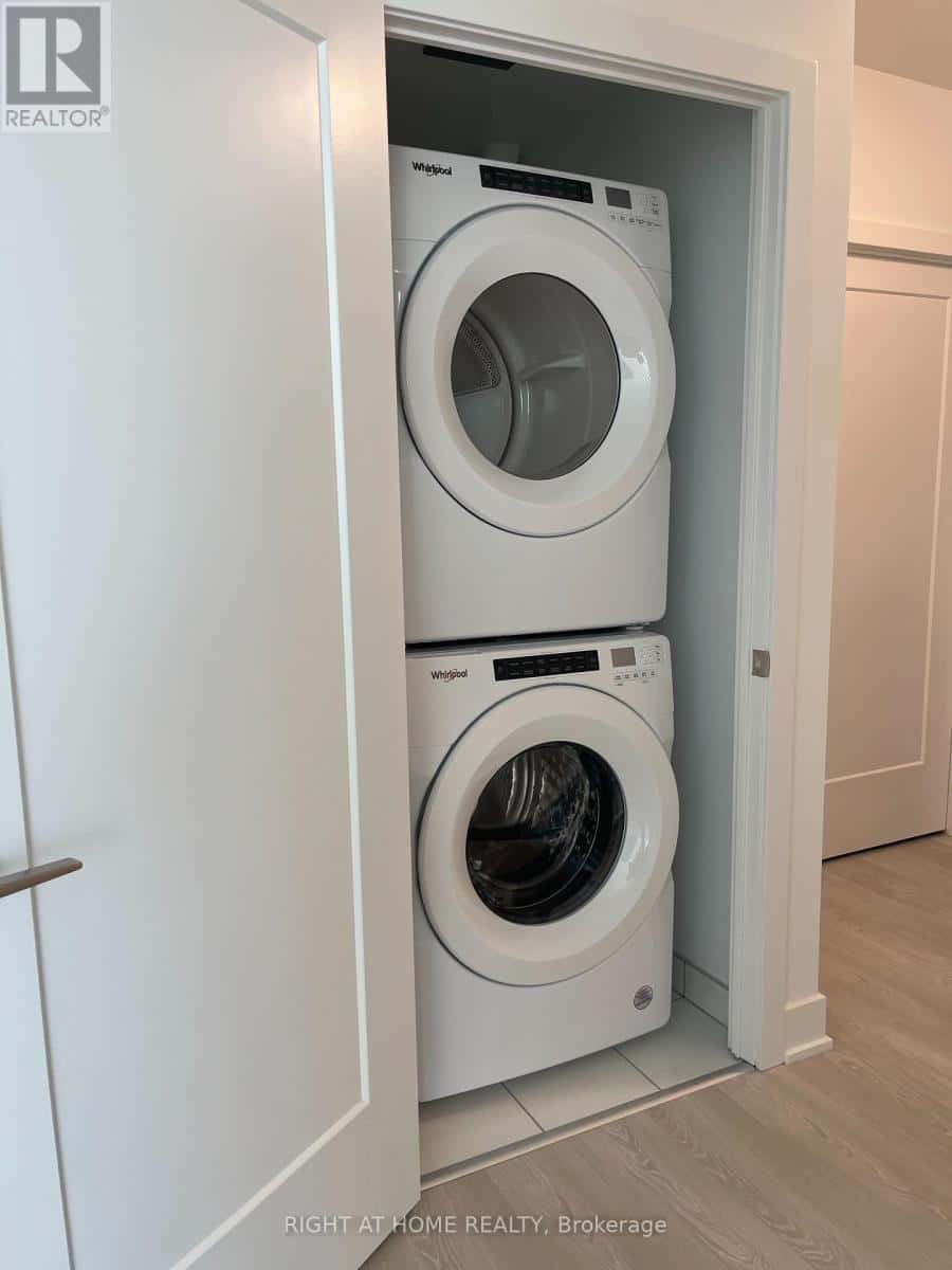 Oshawa (Windfields) — Oshawa (Windfields) - Photo 5 of 24