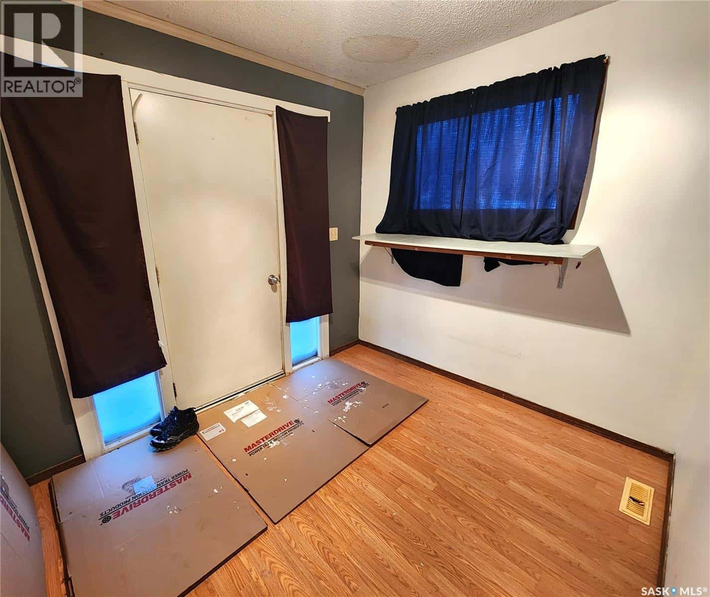 Lampman — Lampman - Photo 4 of 22