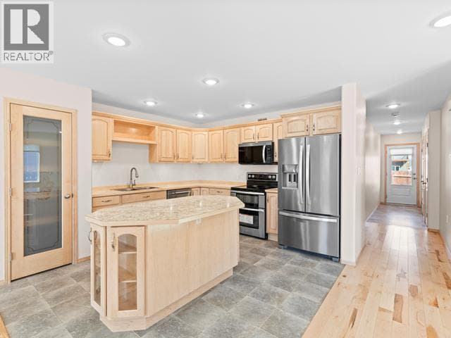 Whitehorse — Whitehorse - Main photo