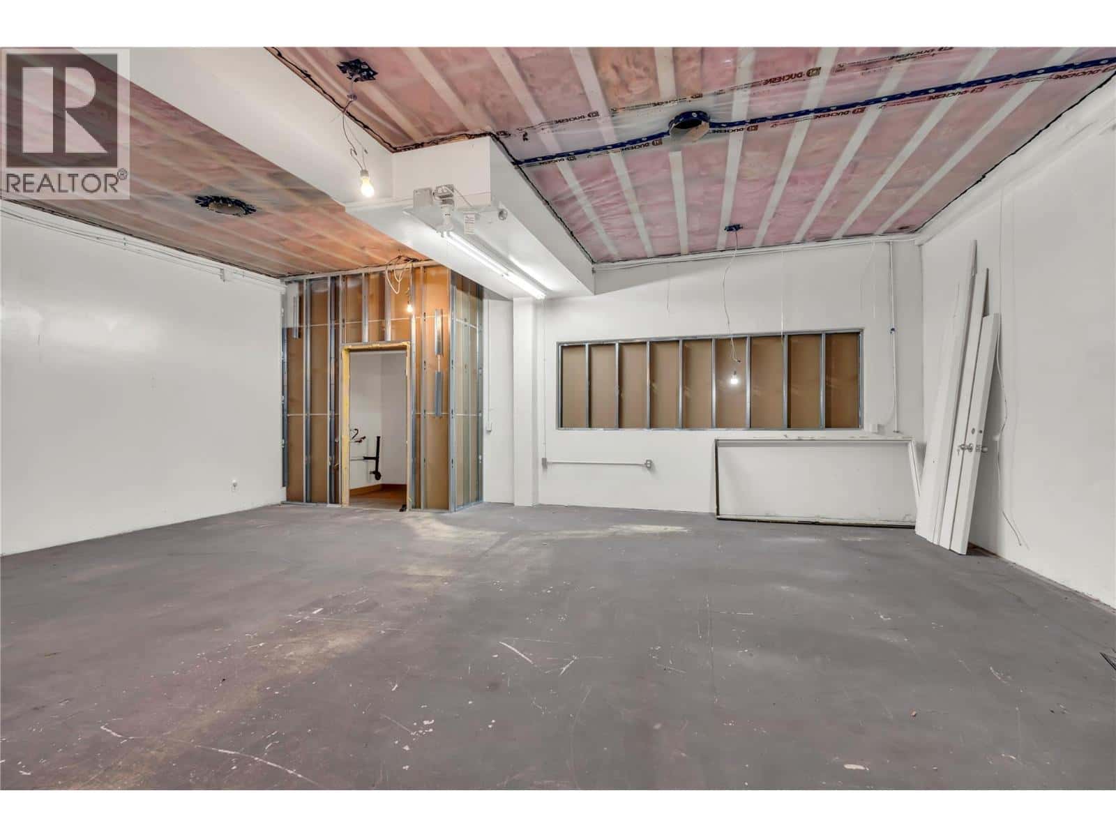 Penticton — Penticton - Photo 5 of 12