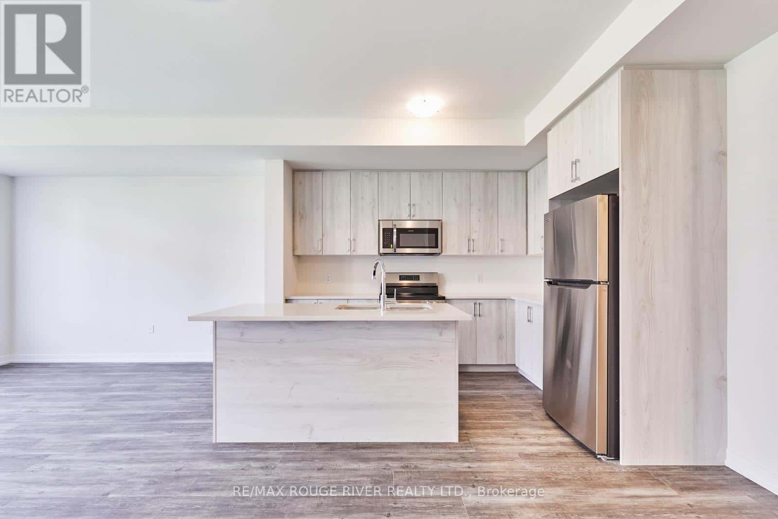 106 ZIIBI WAY — Clarington (Newcastle), Ontario - Photo 5 of 30