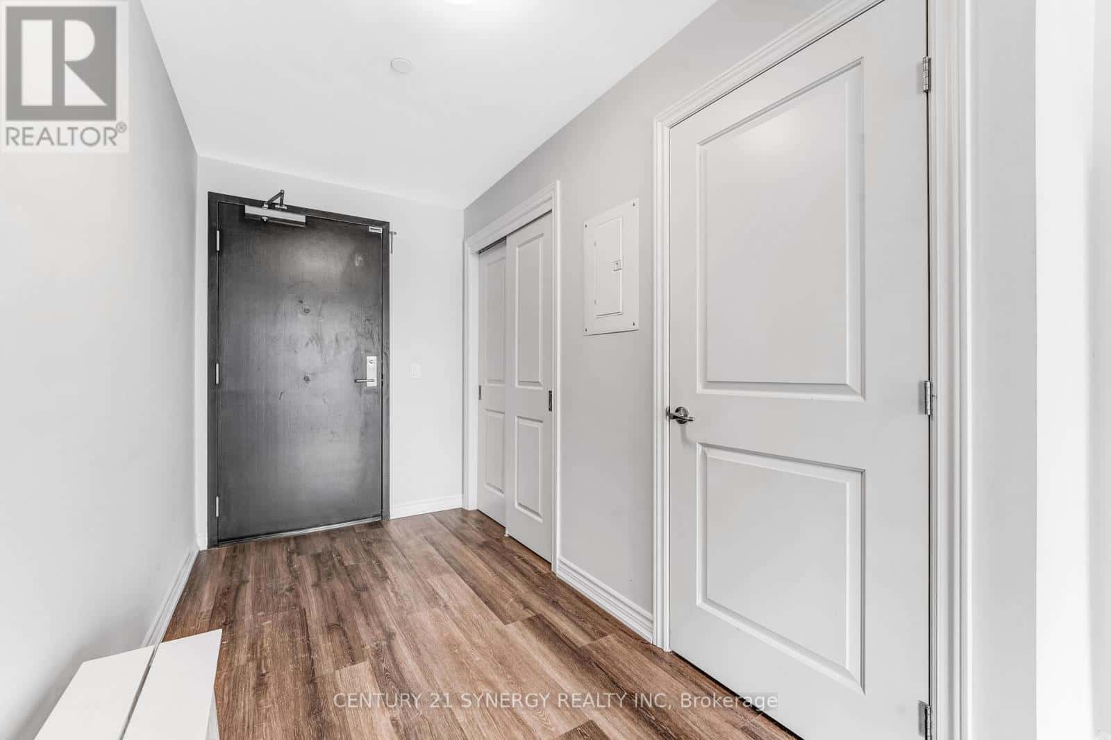 Ottawa — Ottawa - Photo 2 of 28