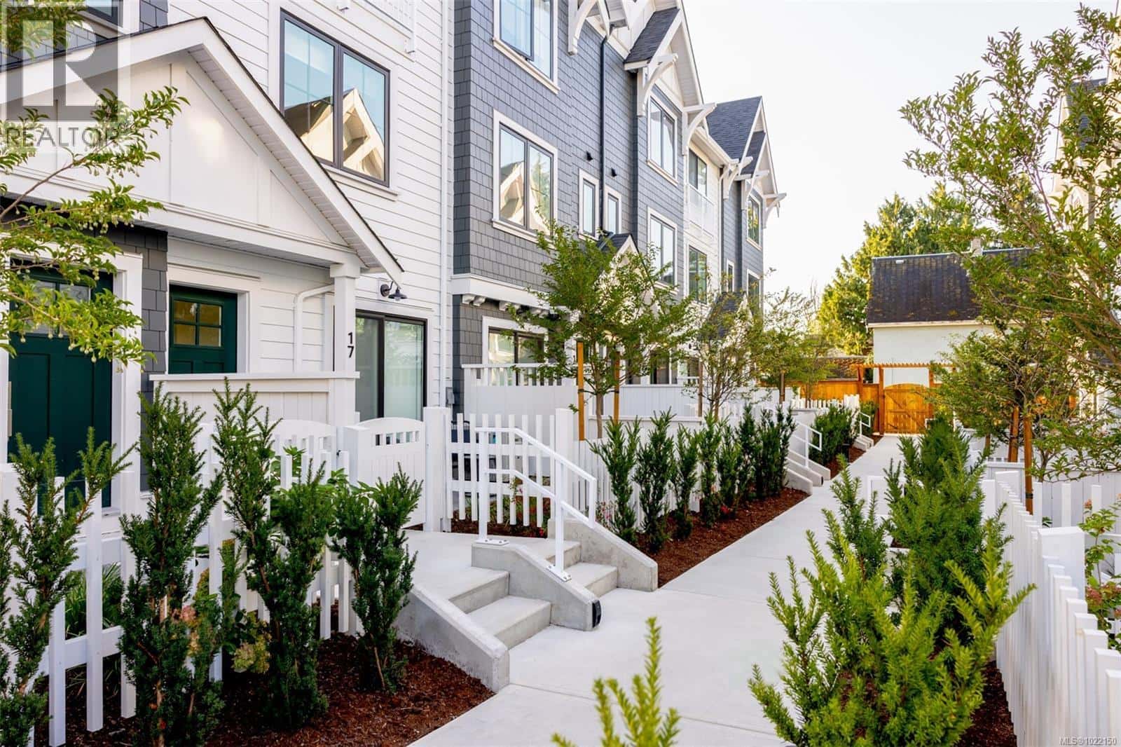 Saanich — Saanich - Photo 2 of 20