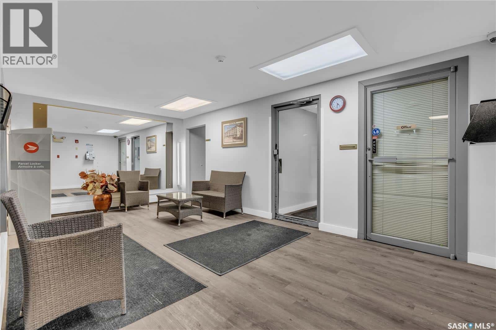 102 2125 OSLER STREET — Regina, Saskatchewan - Photo 4 of 25