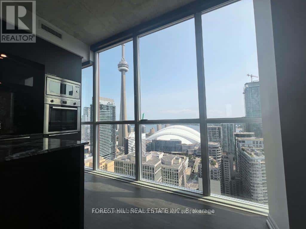 Toronto (Waterfront Communities) — Toronto (Waterfront Communities) - Photo 3 of 15