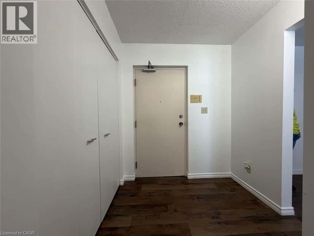 Listowel — Listowel - Photo 2 of 13