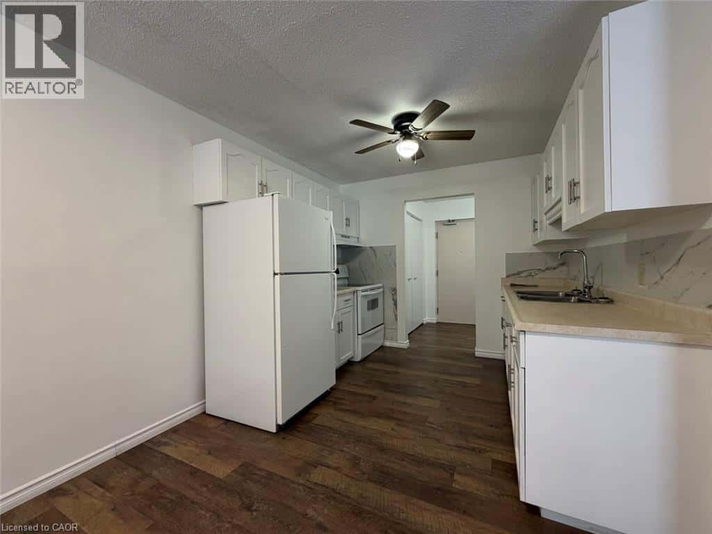 Listowel — Listowel - Photo 4 of 13