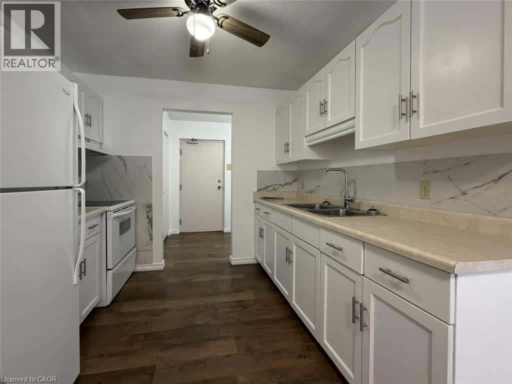 Listowel — Listowel - Photo 5 of 13