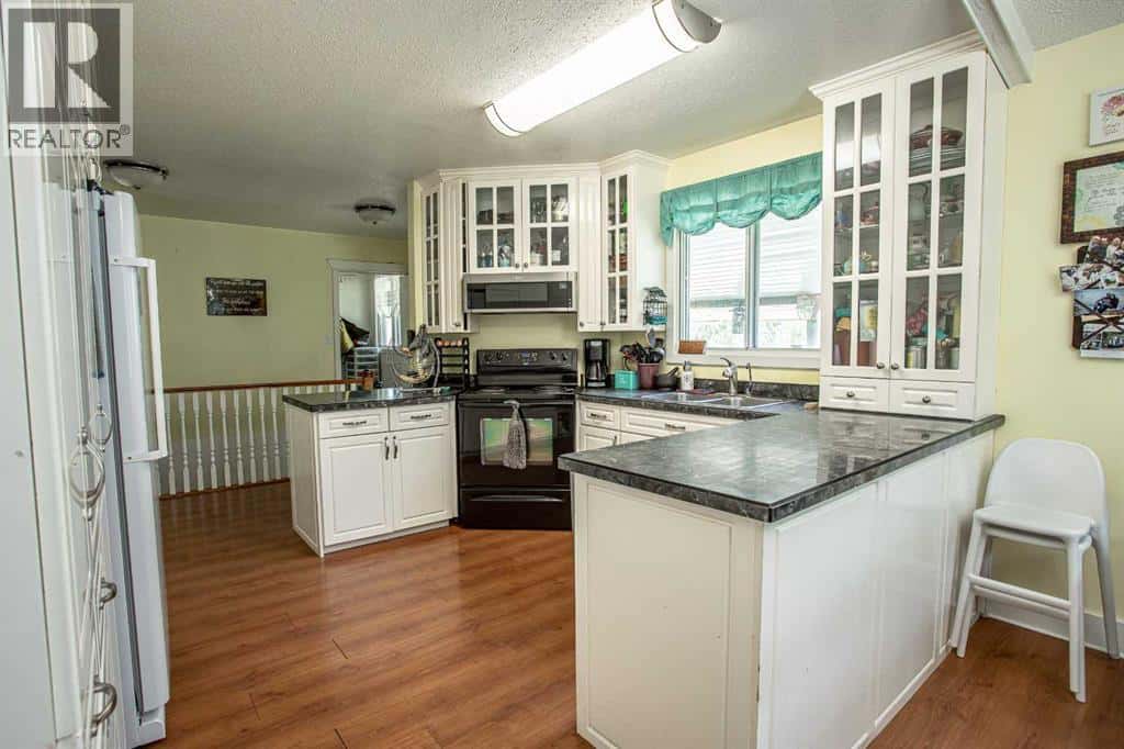 110035 Range Road 183 — Rural Mackenzie County, Alberta - Photo 4 of 37