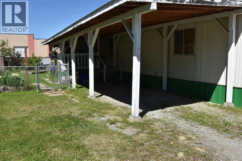 12 2377 LARCH AVENUE — Quesnel, British Columbia - Photo 5 of 22