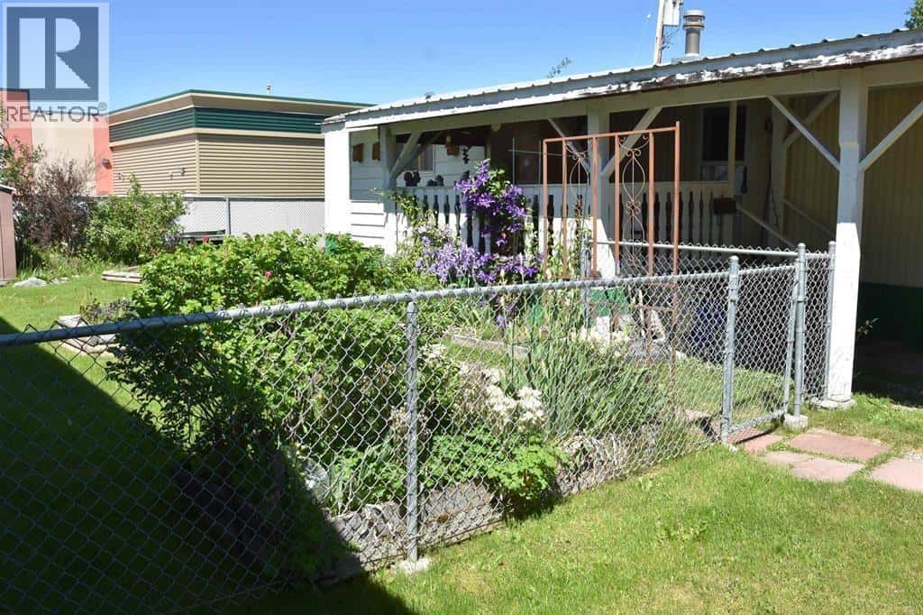 12 2377 LARCH AVENUE — Quesnel, British Columbia - Photo 3 of 22