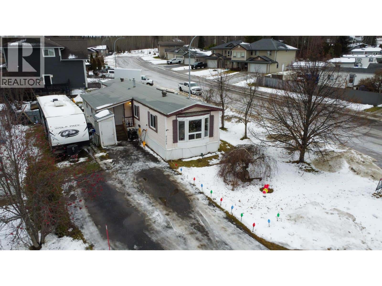 5203 COOK PLACE — Prince George, British Columbia - Photo 2 of 23