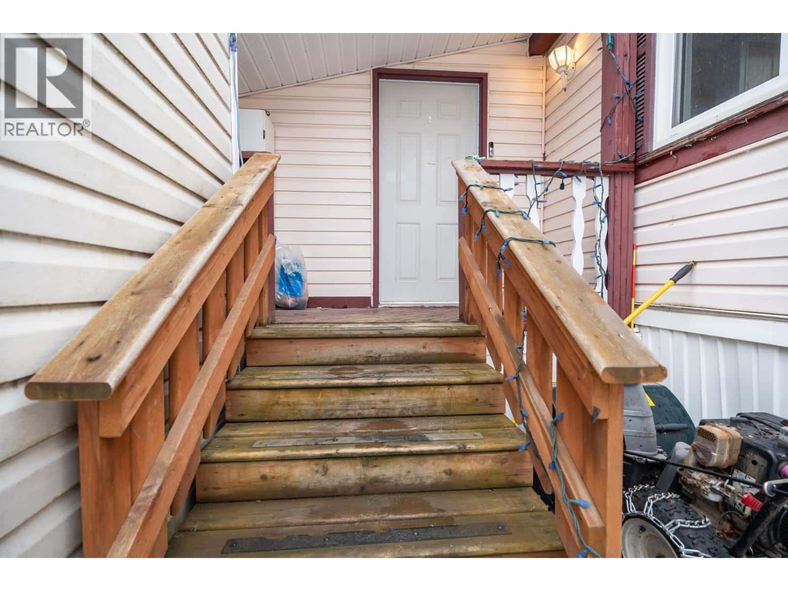 5203 COOK PLACE — Prince George, British Columbia - Photo 5 of 23