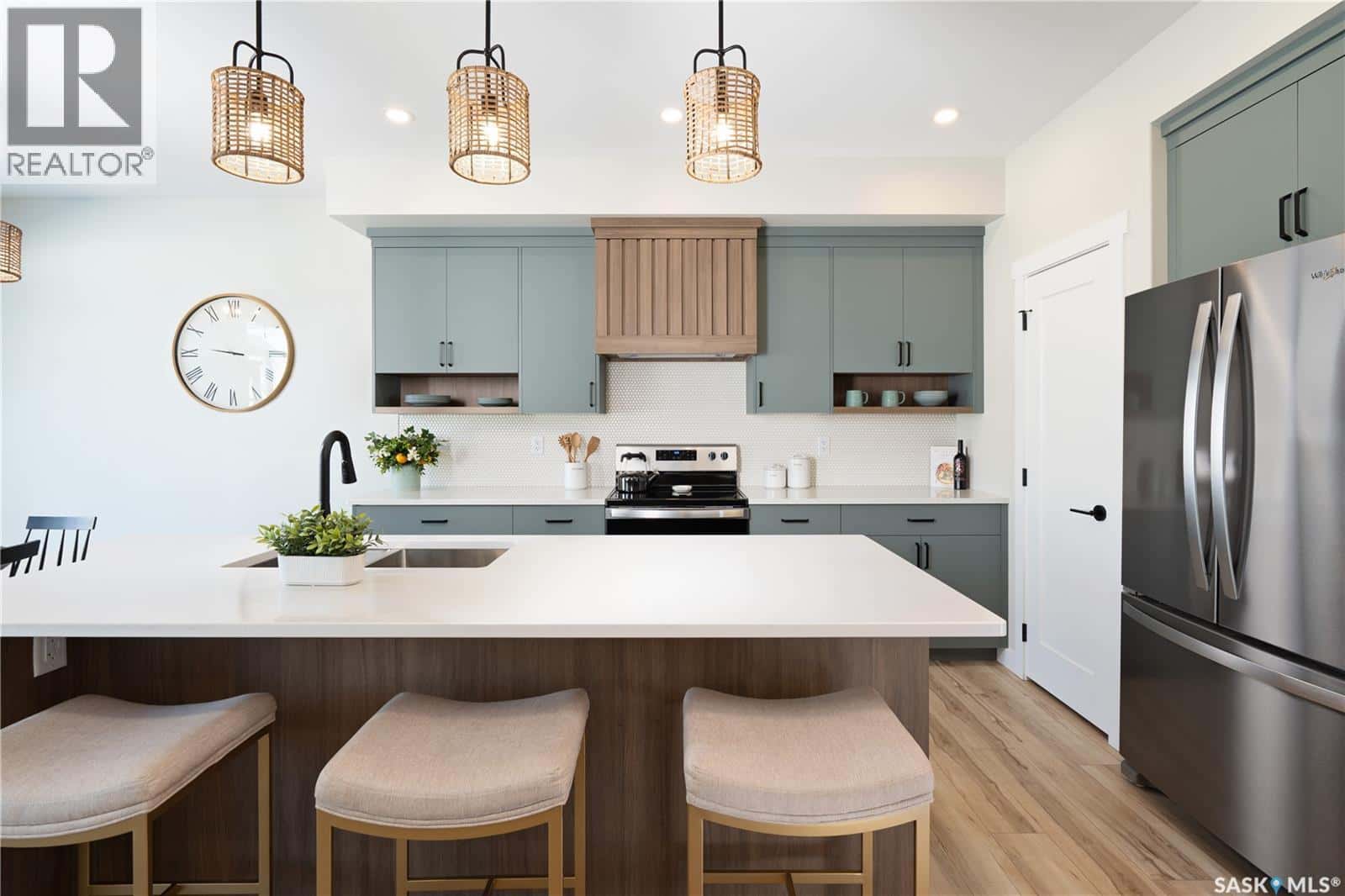 121 Yuel CRESCENT — Saskatoon, Saskatchewan - Photo 4 of 49