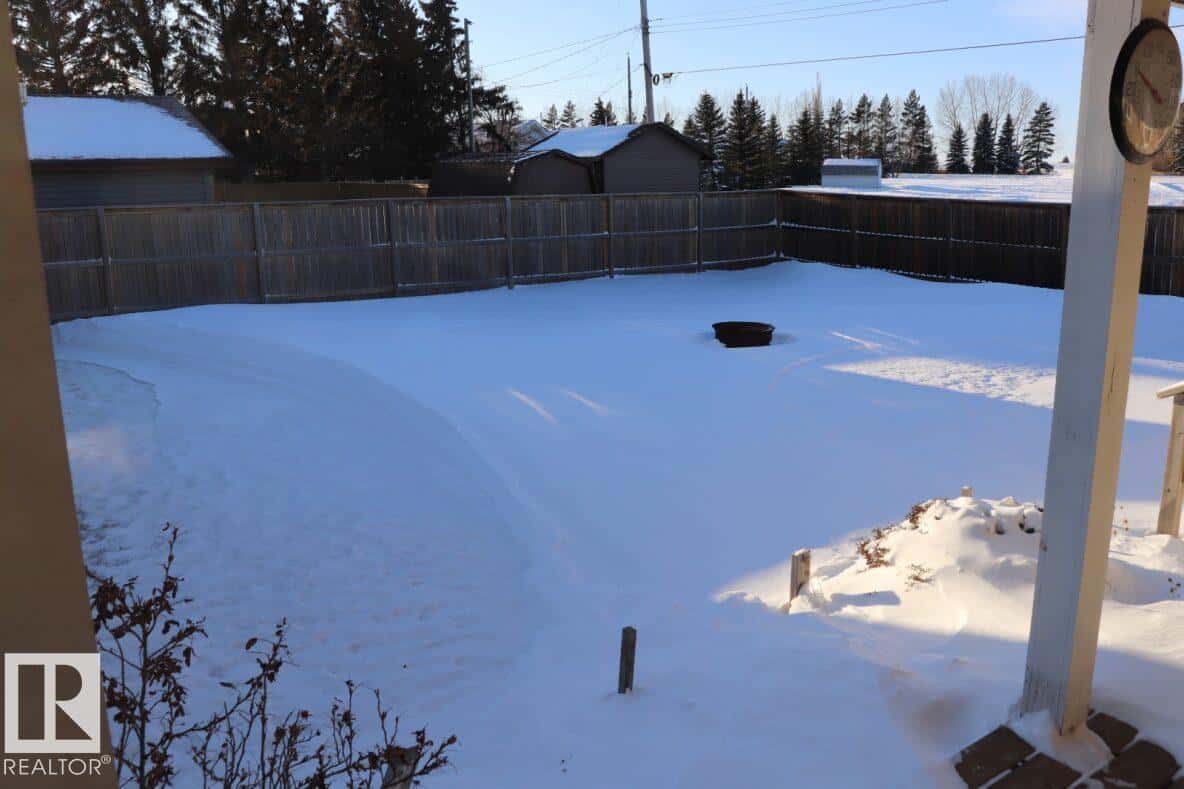 Lougheed — Lougheed - Photo 3 of 24