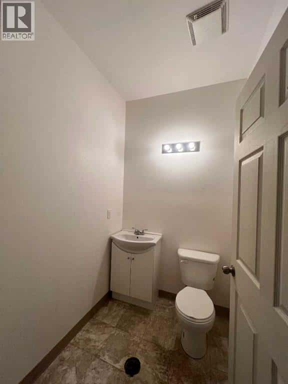 105, 1010 Railway Street — Crossfield, Alberta - Photo 4 of 9