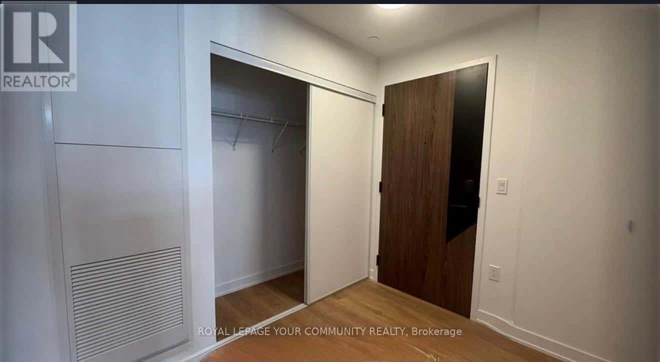 Toronto (Islington-City Centre West) — Toronto (Islington-City Centre West) - Photo 3 of 10