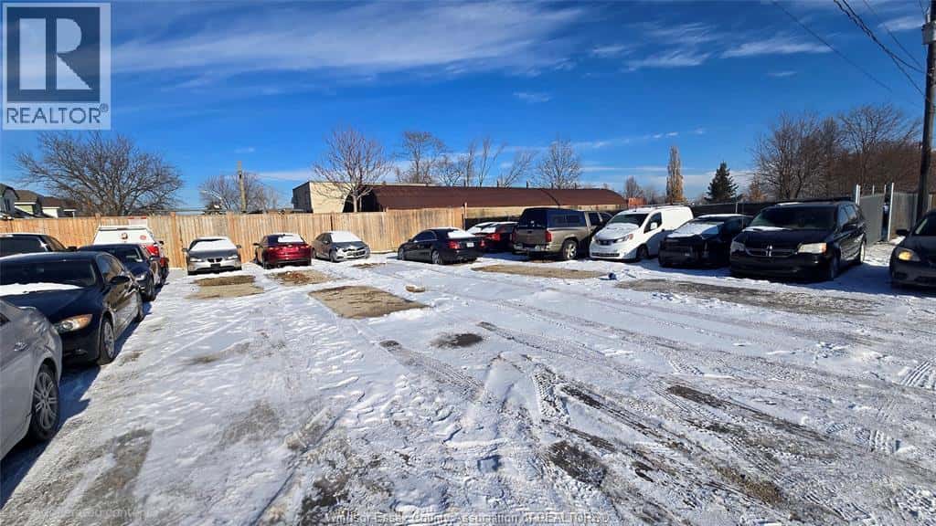 Windsor — Windsor - Photo 5 of 11