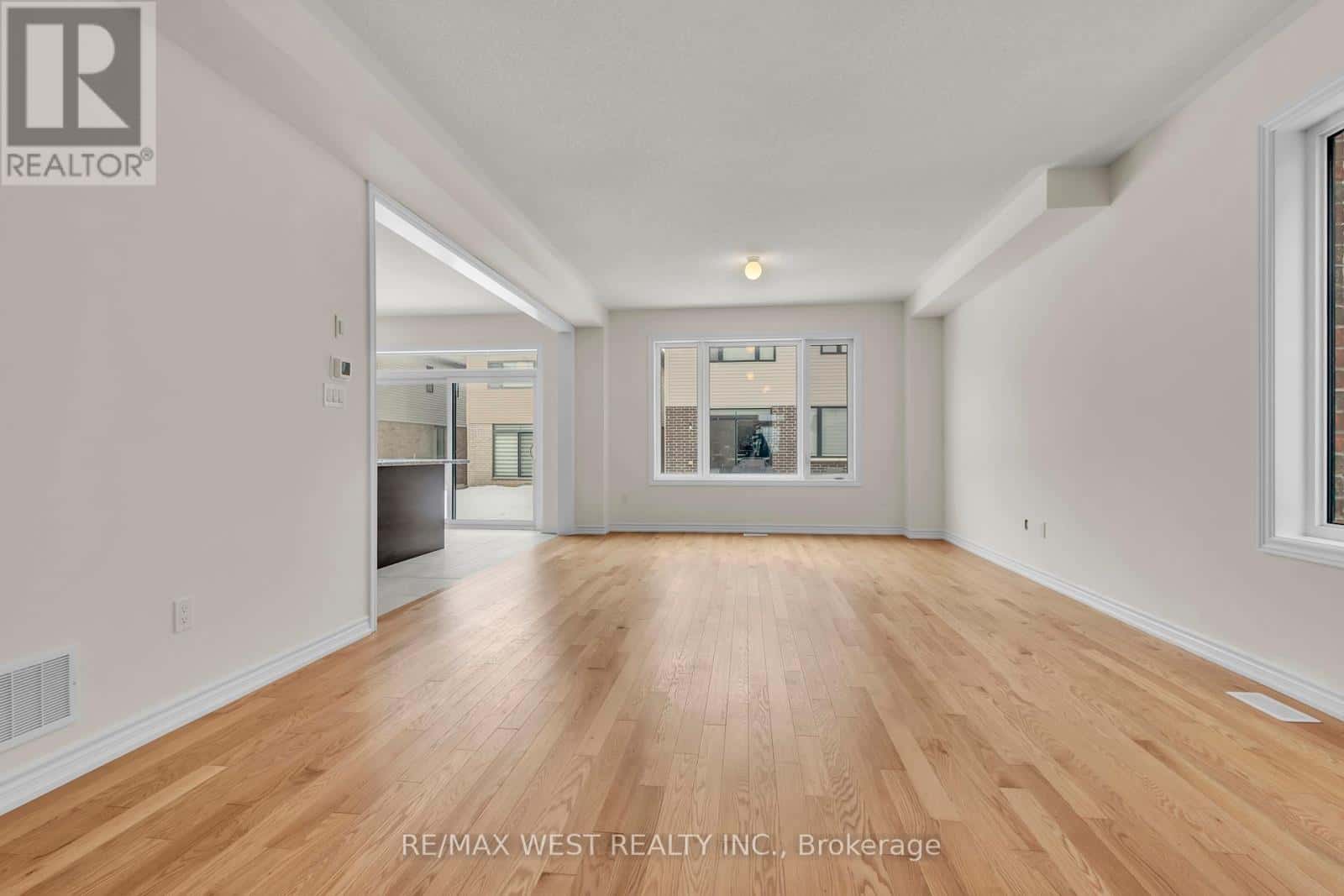 Barrie — Barrie - Photo 4 of 24