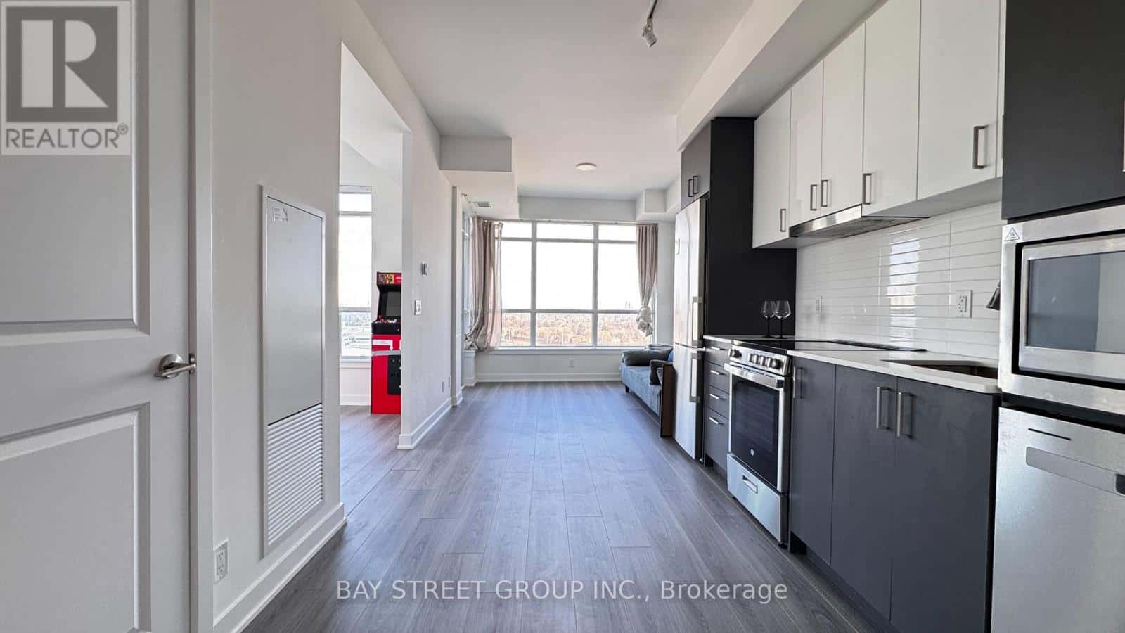 Vaughan (Brownridge) — Vaughan (Brownridge) - Photo 2 of 16