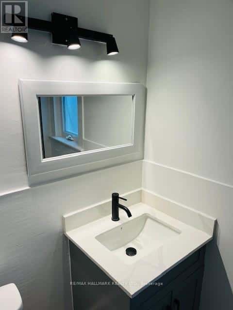 Toronto (New Toronto) — Toronto (New Toronto) - Photo 3 of 11