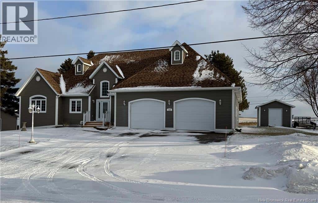 112 Bourgoin — Grand Falls, New Brunswick - Photo 2 of 100