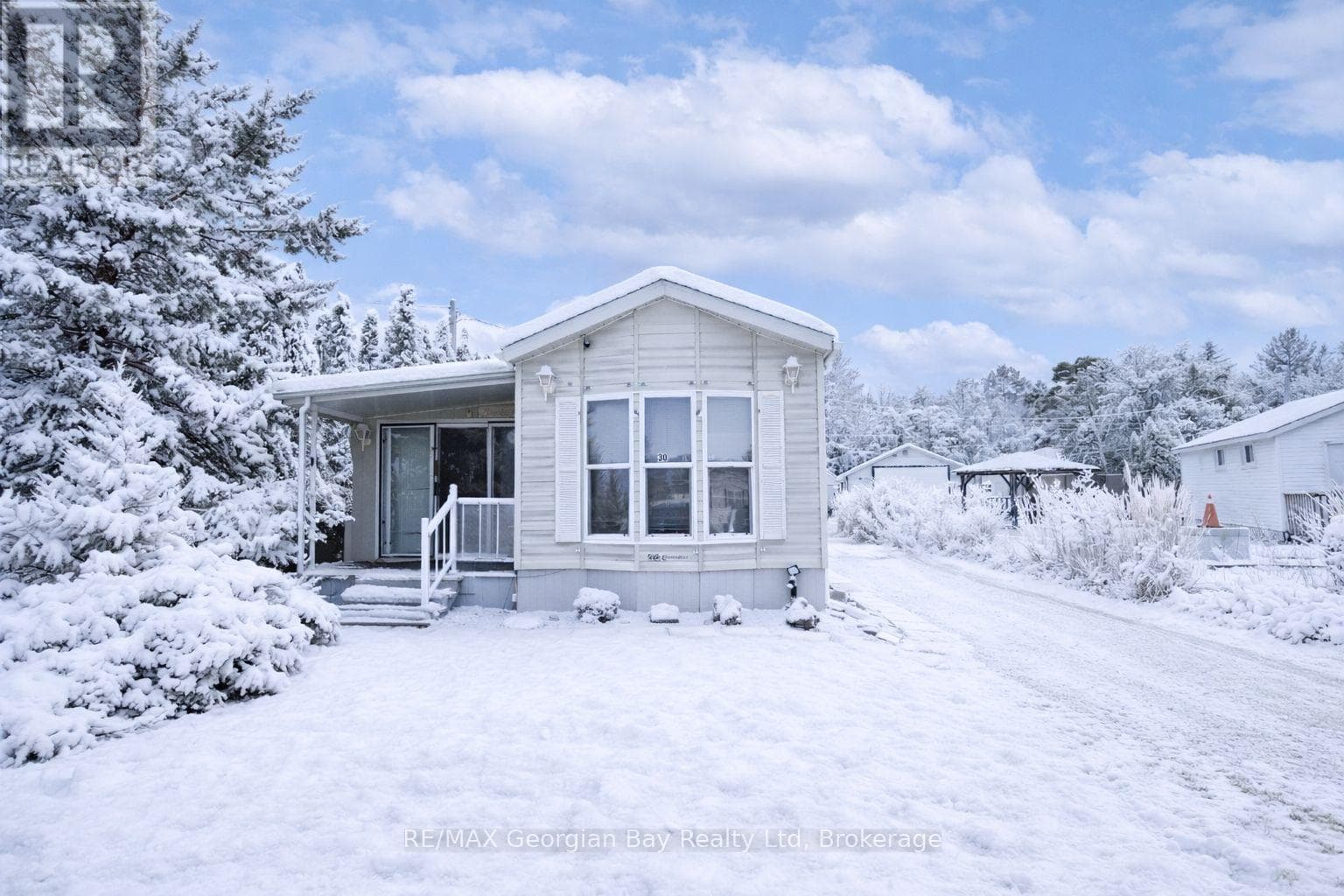 30 - 10 WINFIELD DRIVE — Tay (Victoria Harbour), Ontario - Main photo